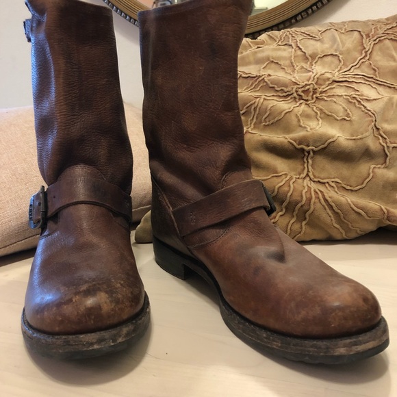 Distressed Frye leather motorcycle boots - Picture 9 of 9